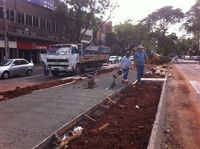 Se a ciclovia da Avenida Brasil não ficar pronta até o dia 9 de dezembro, obras serão paralisadas e retomadas em 2015